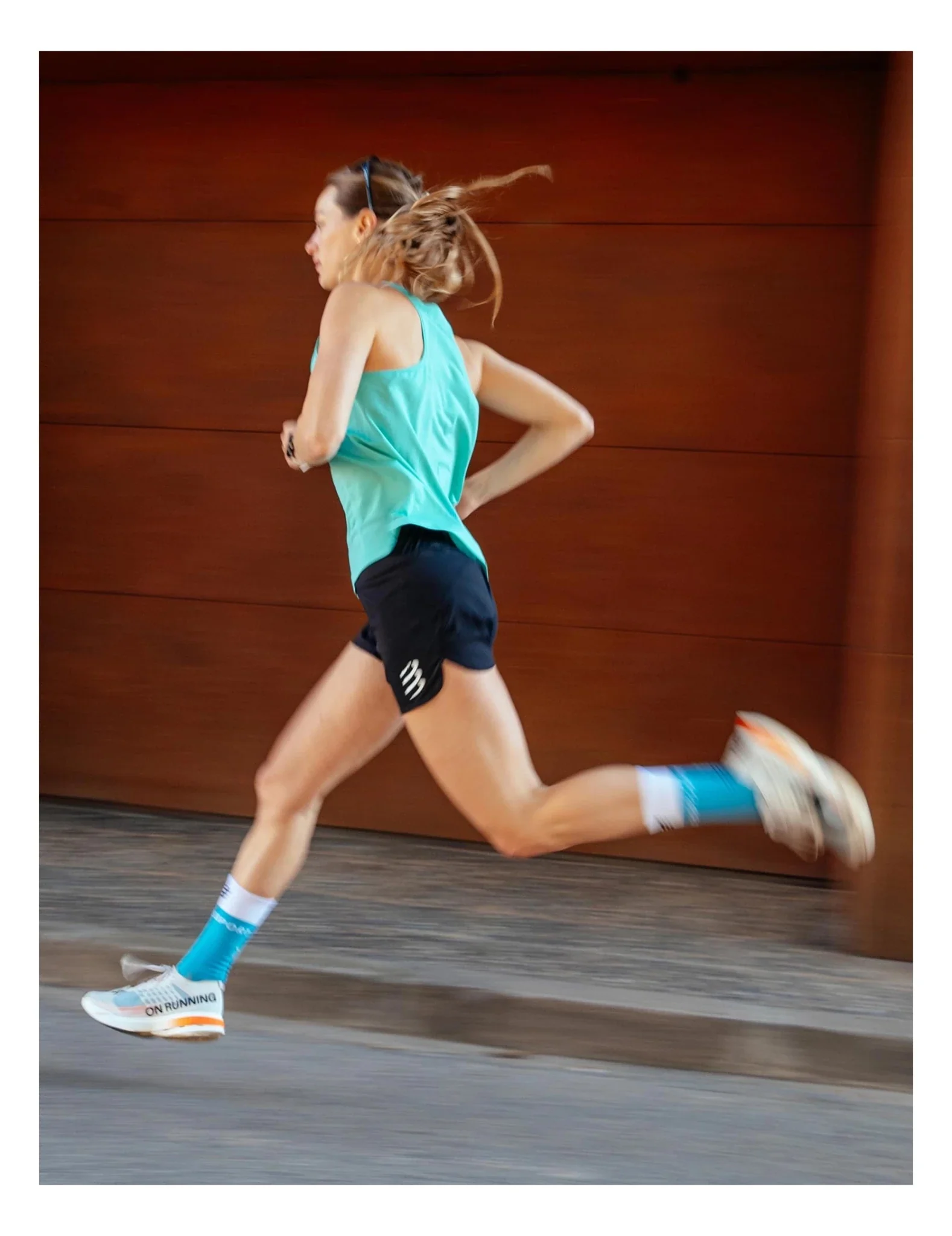 Compressport Mid Compression Socks V2.0 - Image 15