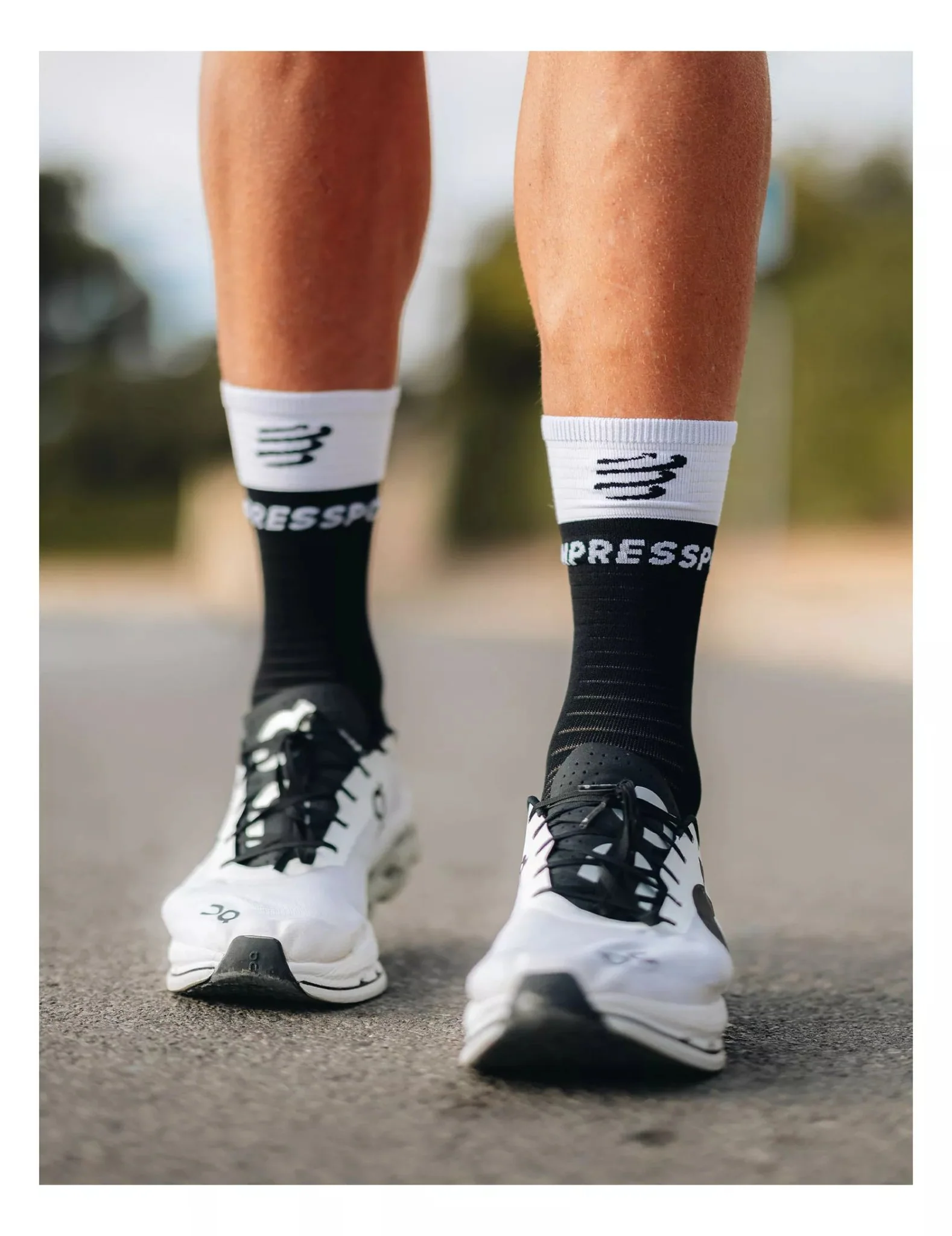 Compressport Mid Compression Socks V2.0 - Image 4