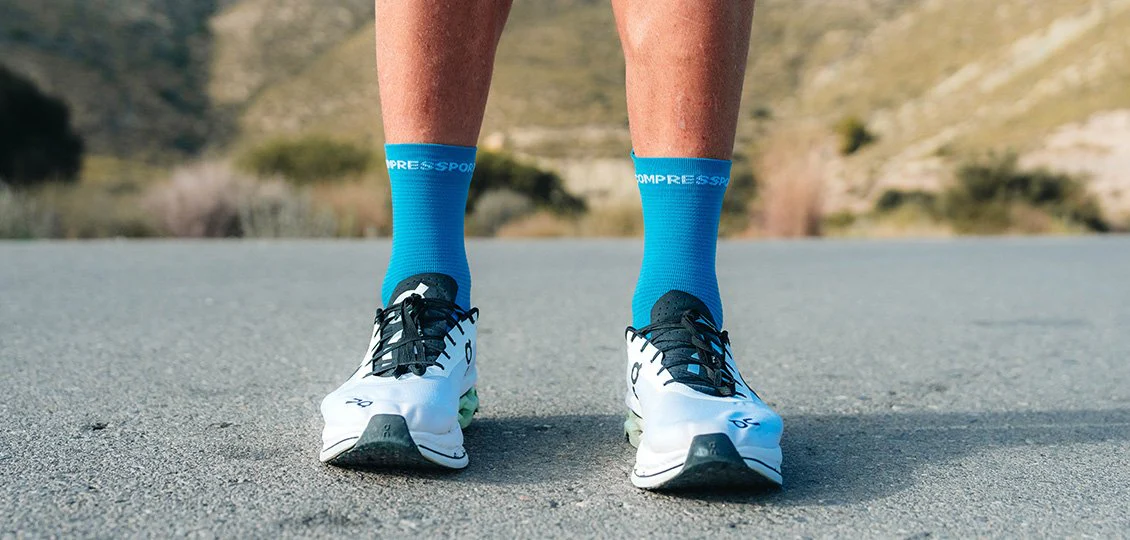 Compressport Pro Racing Socks Run V4.0 High - Image 15