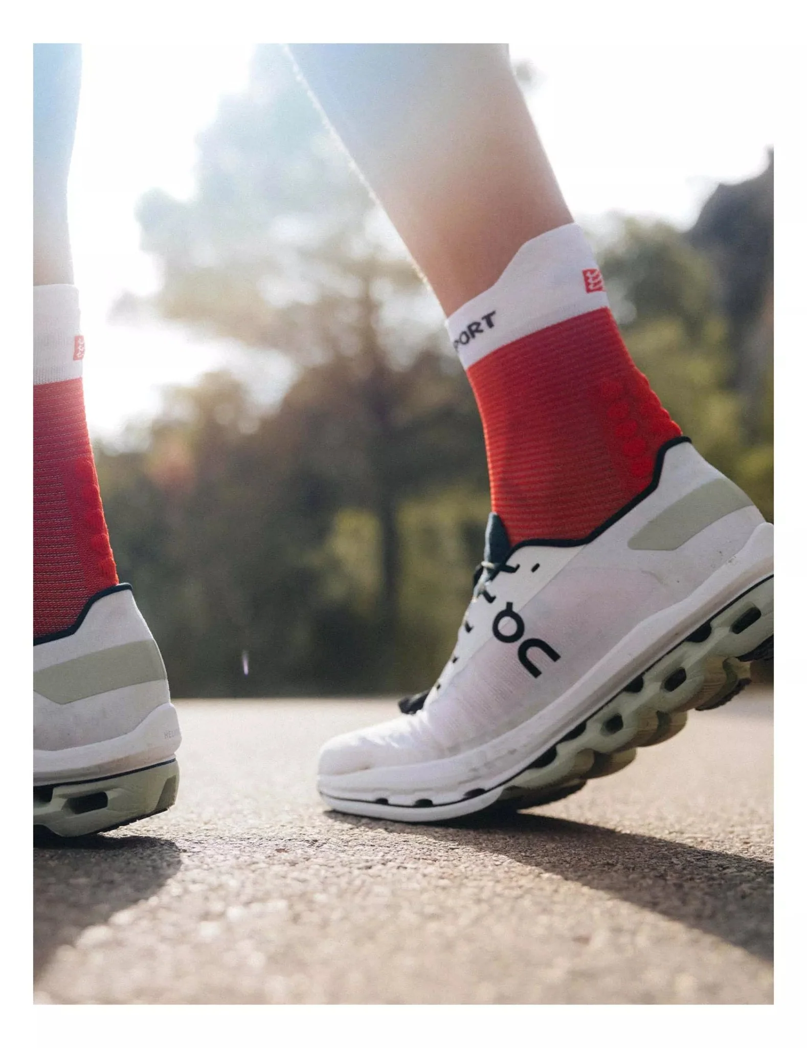 Compressport Pro Racing Socks Run V4.0 High - Image 8
