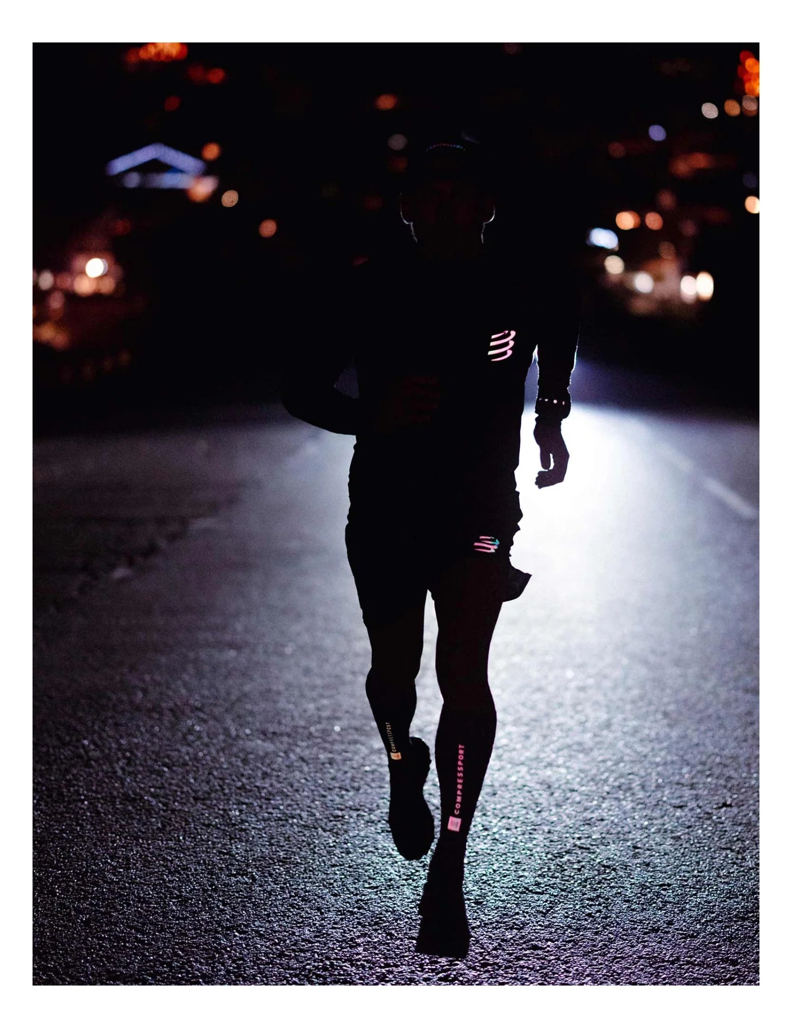 Compressport R2 3.0 Aurora Calf Sleeves (reflective) - Image 5